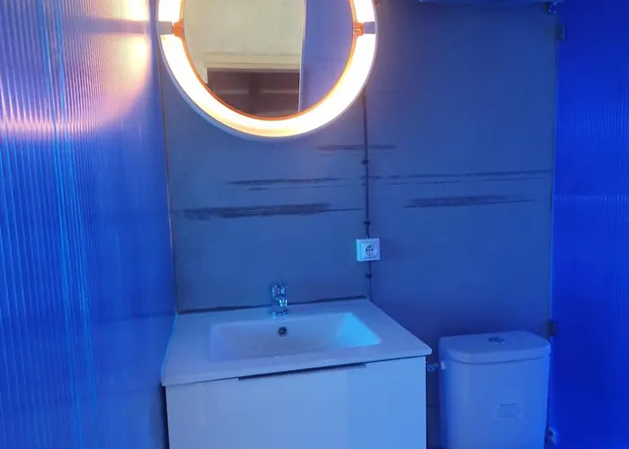 Un Loft Original Au Milieu Des Vignes Сasa de vacaciones Lugasson